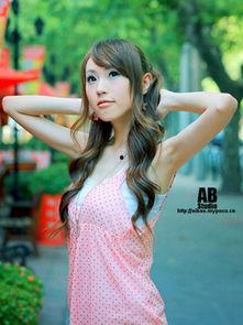 国产清纯美女在线,网络世界中的清新使者  第2张